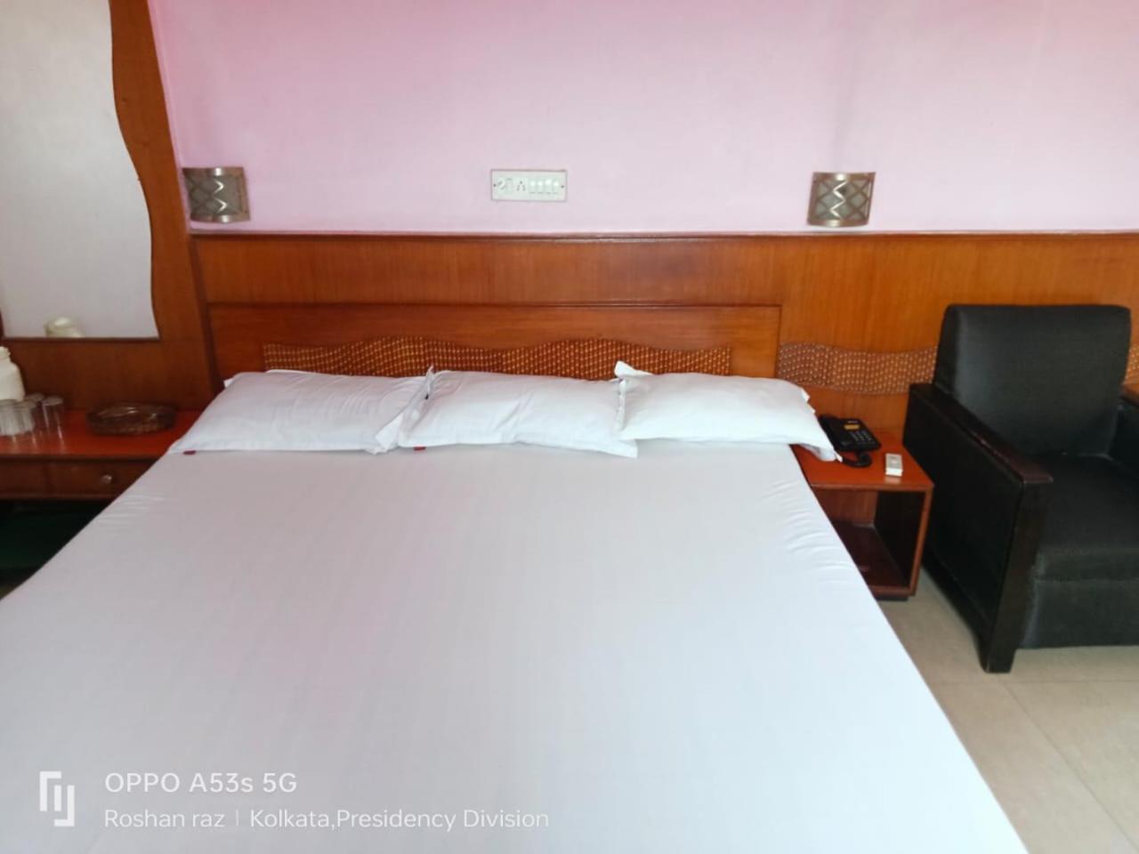 Hotel Heera Колката Екстер'єр фото