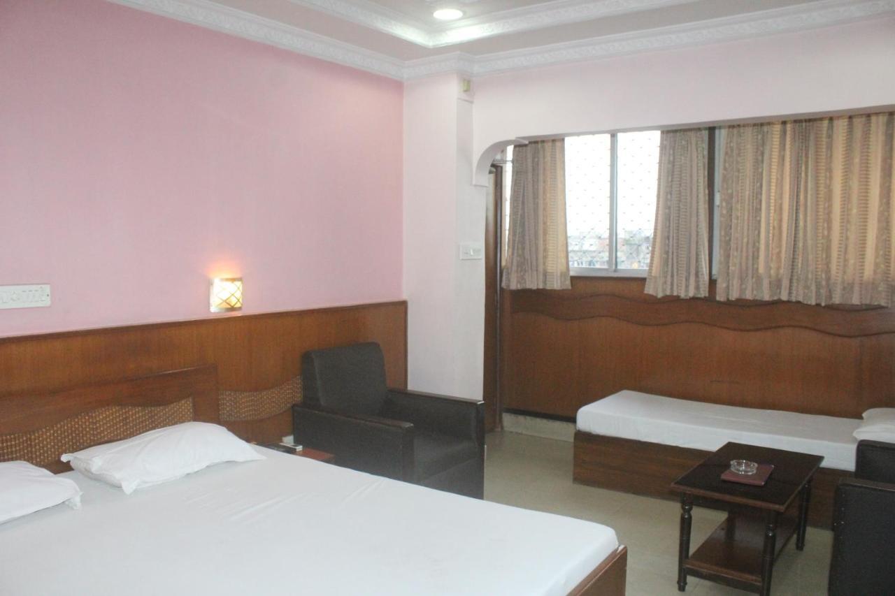 Hotel Heera Колката Екстер'єр фото