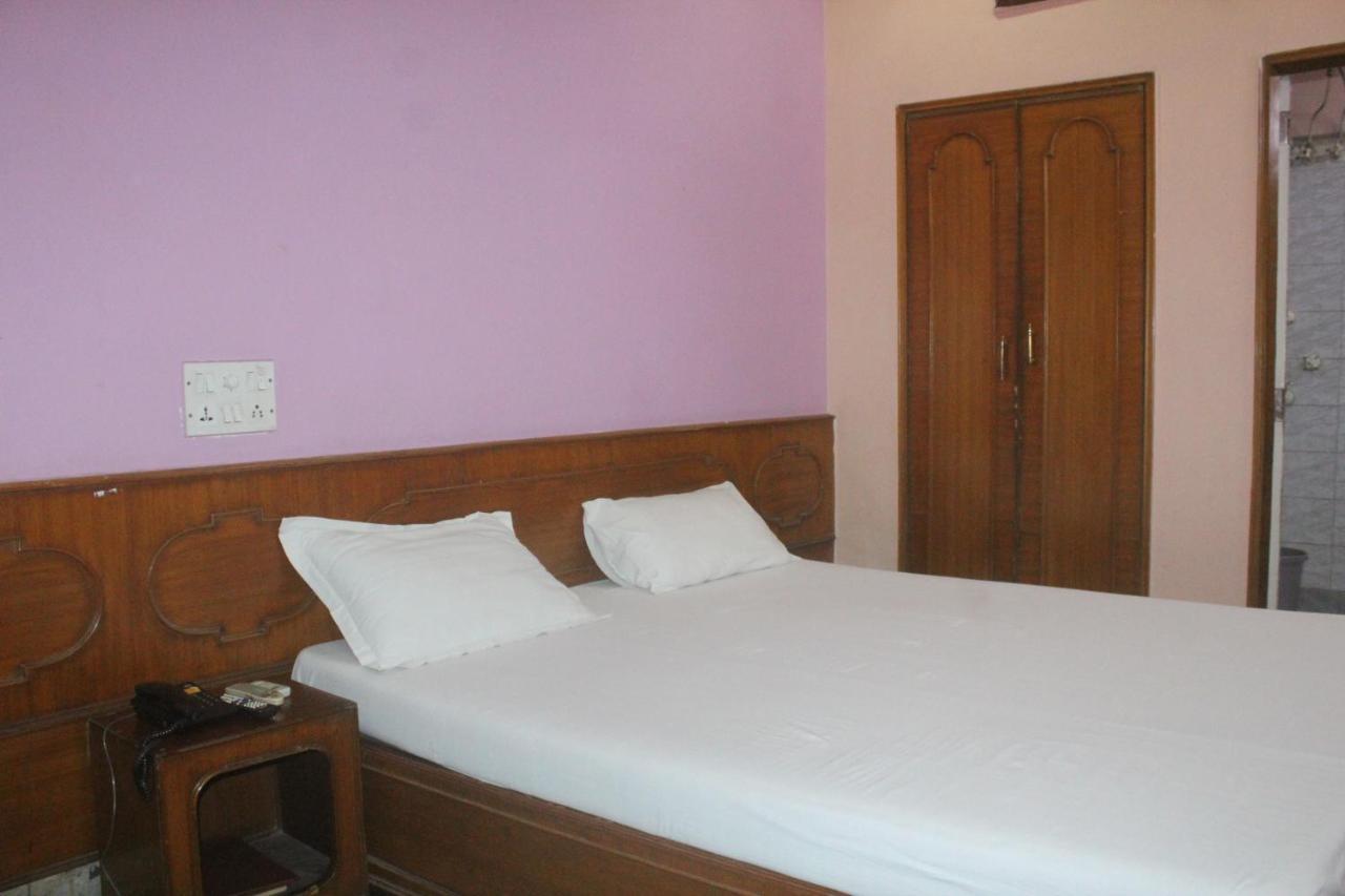 Hotel Heera Колката Екстер'єр фото