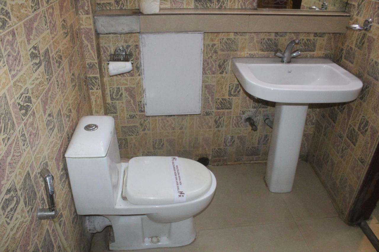 Hotel Heera Колката Екстер'єр фото