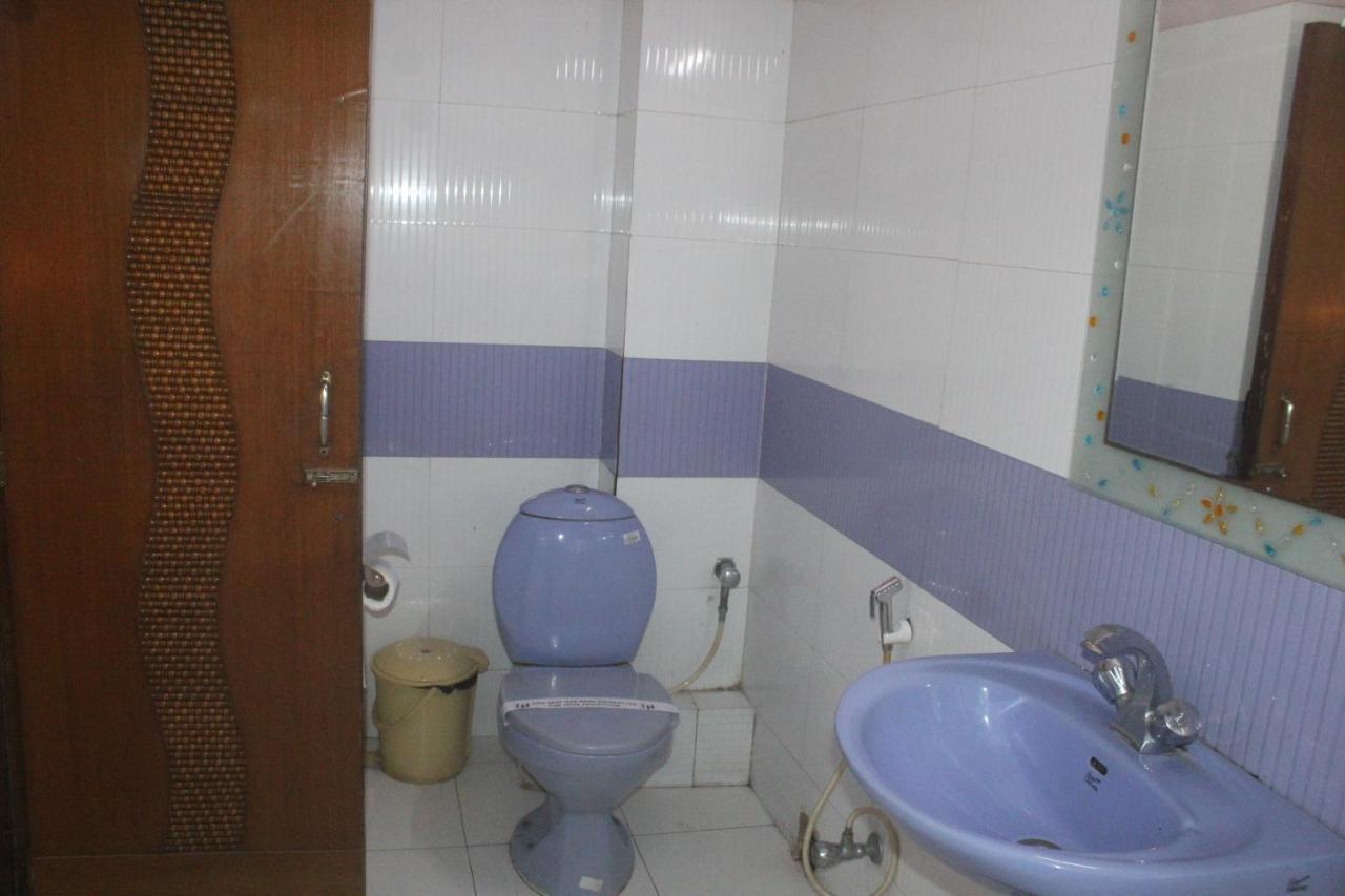 Hotel Heera Колката Екстер'єр фото