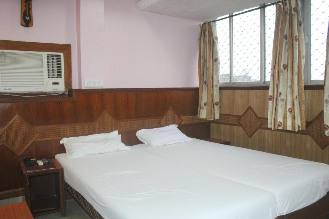 Hotel Heera Колката Екстер'єр фото