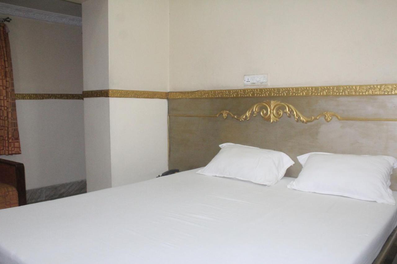Hotel Heera Колката Екстер'єр фото