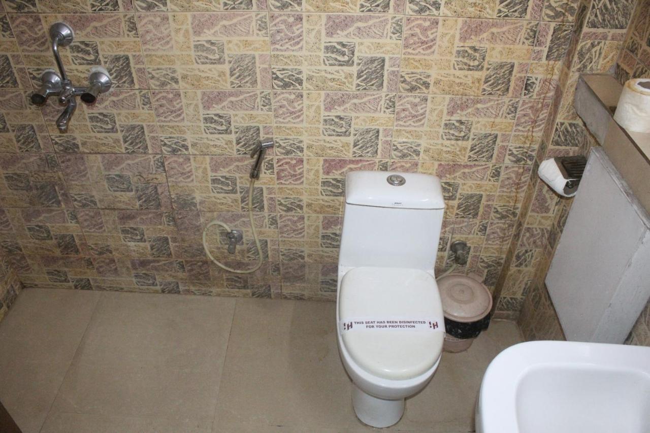 Hotel Heera Колката Екстер'єр фото