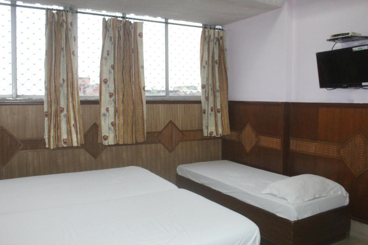Hotel Heera Колката Екстер'єр фото