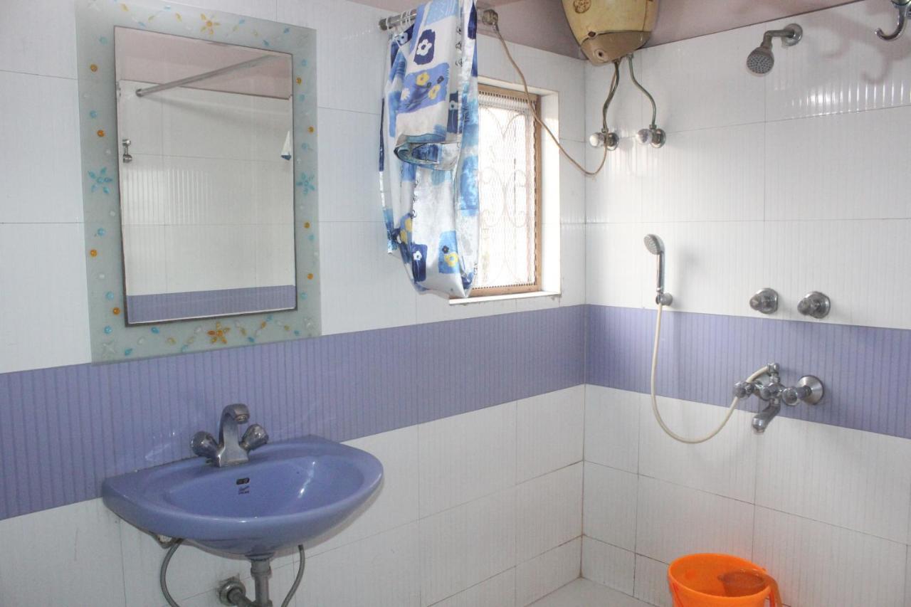 Hotel Heera Колката Екстер'єр фото