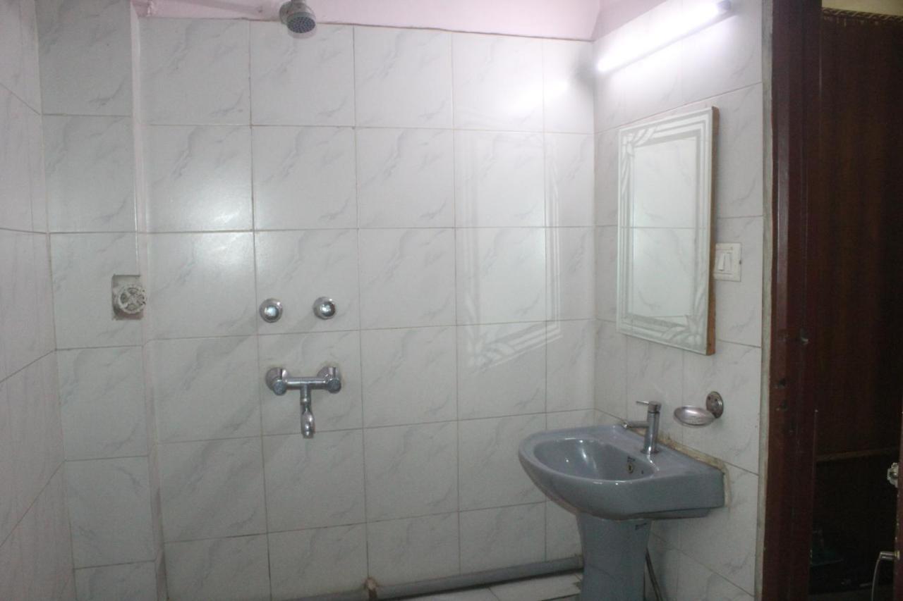 Hotel Heera Колката Екстер'єр фото
